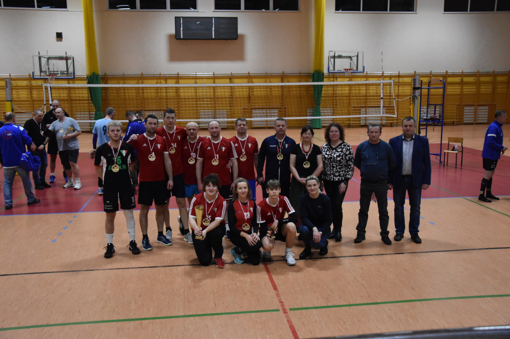 Zagrali w siatkówkę dla Ani Bernackiej. Wielkie zainteresowanie turniejem [zdjęcia]