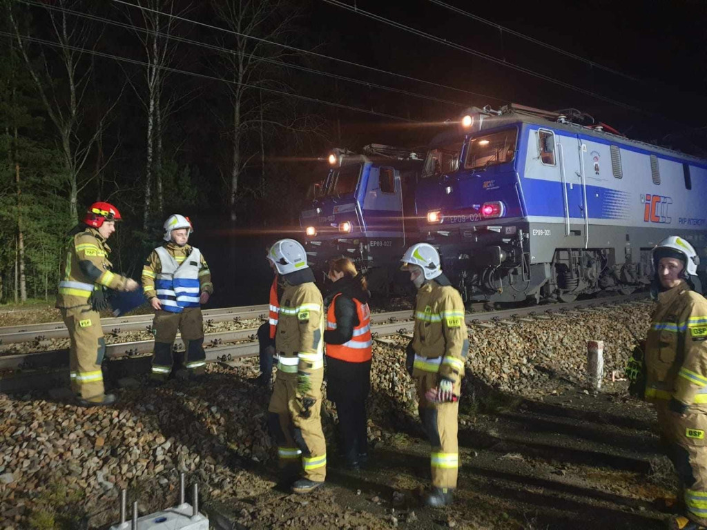 150 pasażerów pociągu ewakuowanych w gminie Słupia Konecka