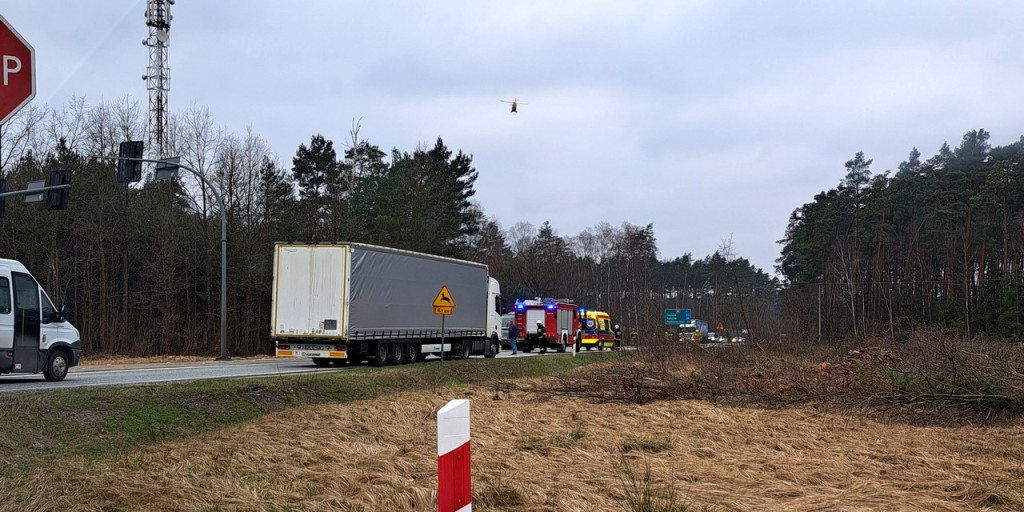 Potrącenie rowerzysty na DK74 w gminie Radoszyce [zdjęcia]