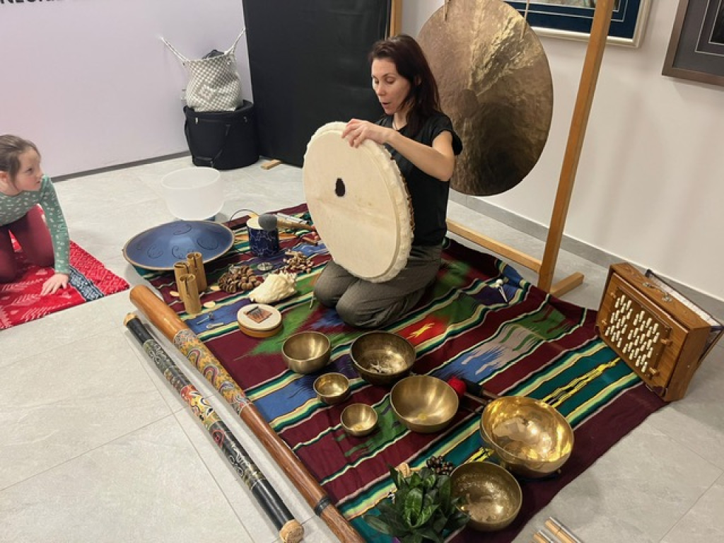 Koncert muzyki relaksacyjnej z nietypowymi instrumentami [wideo, zdjęcia]