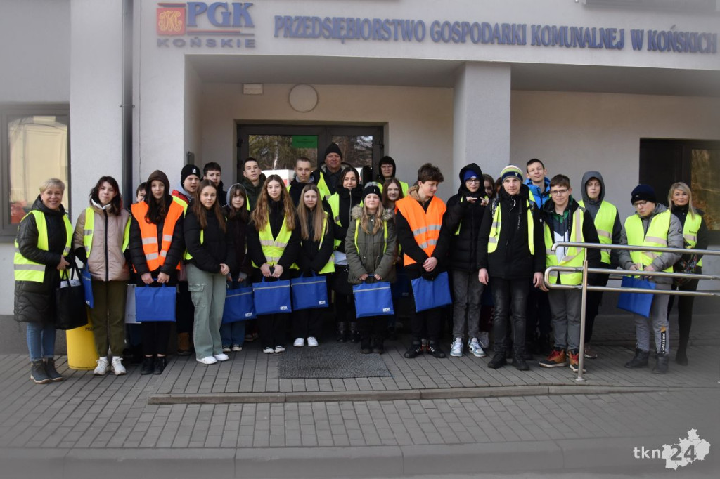 Ekologiczna lekcja dla uczniów w Przedsiębiorstwie Gospodarki Komunalnej w Końskich [wideo, zdjęcia]