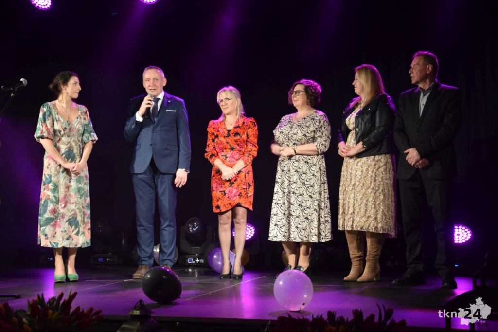 Dzień Kobiet 2024 w Gowarczowie. Wystąpił Bartek Wrona [wideo, zdjęcia]