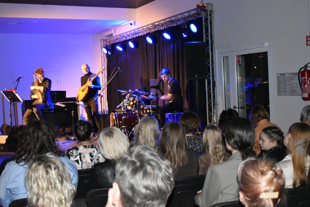 Jazz na Dzień Kobiet. W Końskich koncert dał Alex Correa [zdjęcia]