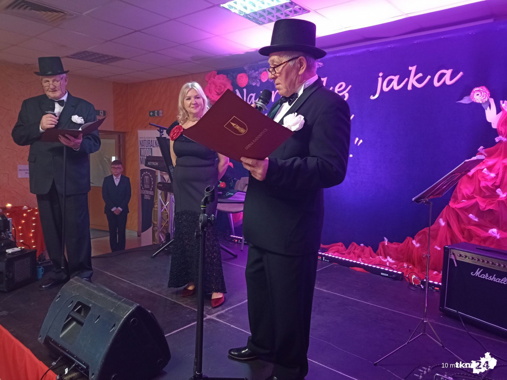 Naprawdę jaka jesteś, nie wie nikt! Artystyczne wydarzenie na Dzień Kobiet w Radoszycach [wideo, zdjęcia]