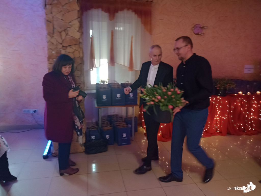 Naprawdę jaka jesteś, nie wie nikt! Artystyczne wydarzenie na Dzień Kobiet w Radoszycach [wideo, zdjęcia]