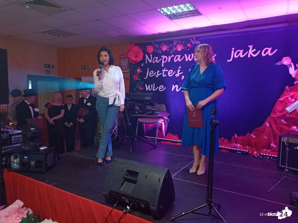 Naprawdę jaka jesteś, nie wie nikt! Artystyczne wydarzenie na Dzień Kobiet w Radoszycach [wideo, zdjęcia]