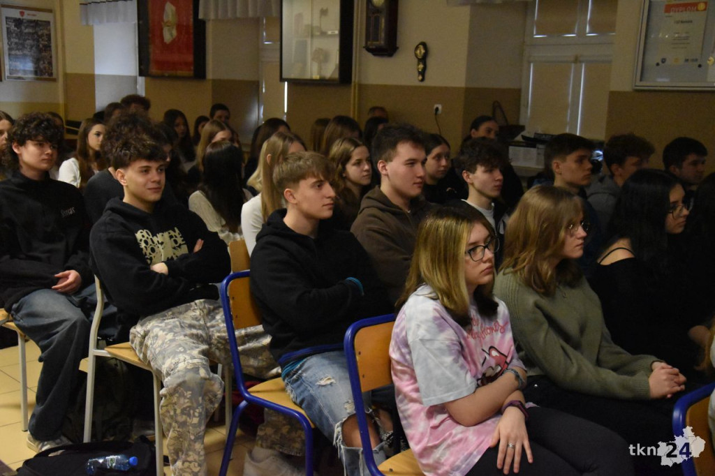 W I Liceum Ogólnokształcącym w Końskich powstało koło teatralne Drakula [wideo, zdjęcia]