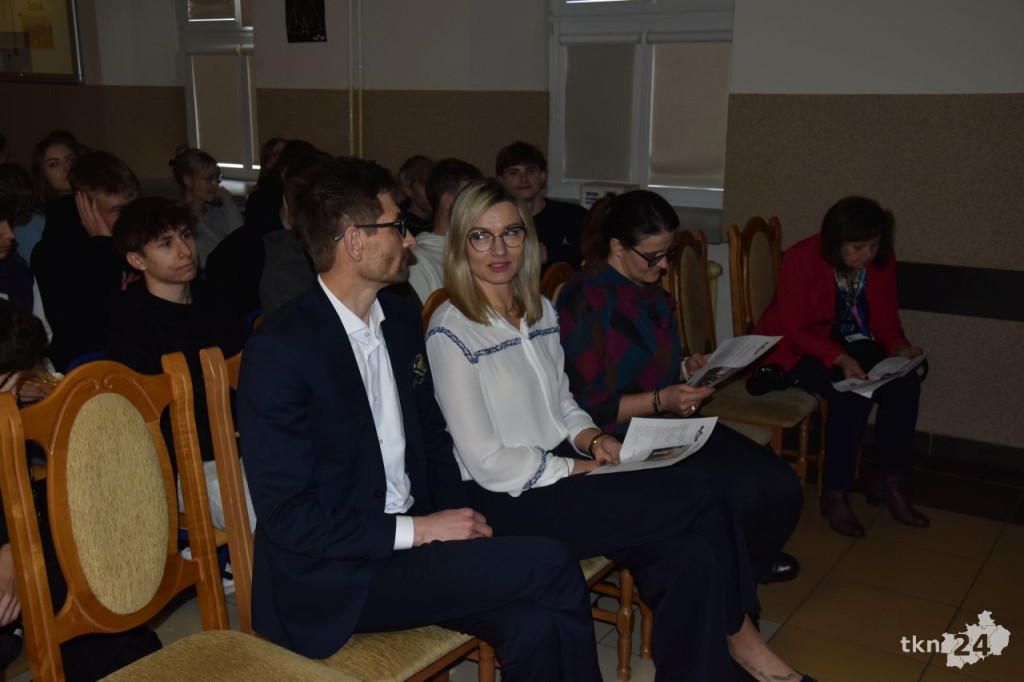 W I Liceum Ogólnokształcącym w Końskich powstało koło teatralne Drakula [wideo, zdjęcia]