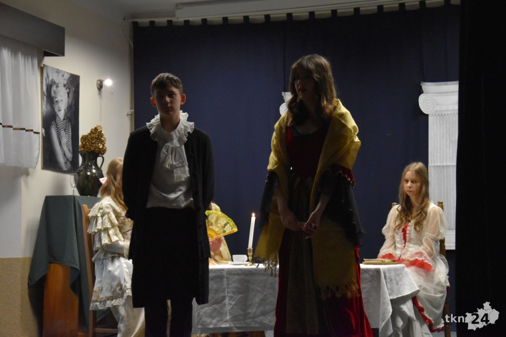 W I Liceum Ogólnokształcącym w Końskich powstało koło teatralne Drakula [wideo, zdjęcia]