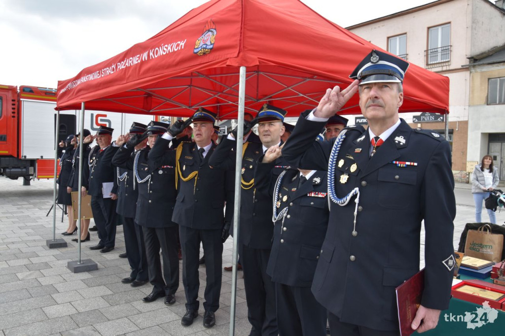 Uroczyste przekazanie wozu strażackiego dla OSP Końskie [wideo, zdjęcia]