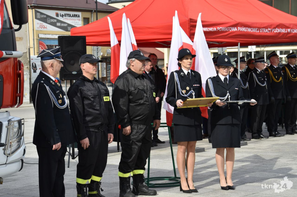 Uroczyste przekazanie wozu strażackiego dla OSP Końskie [wideo, zdjęcia]
