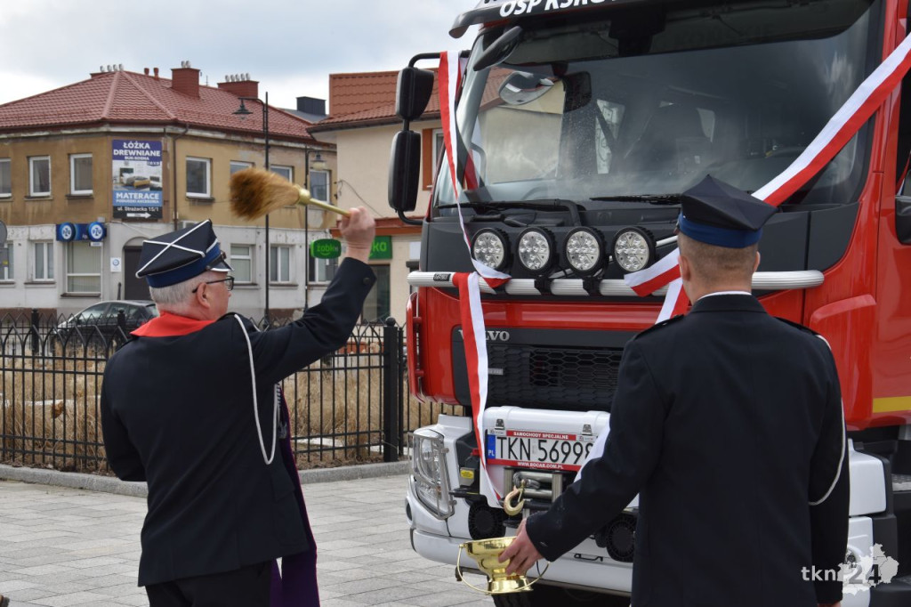 Uroczyste przekazanie wozu strażackiego dla OSP Końskie [wideo, zdjęcia]