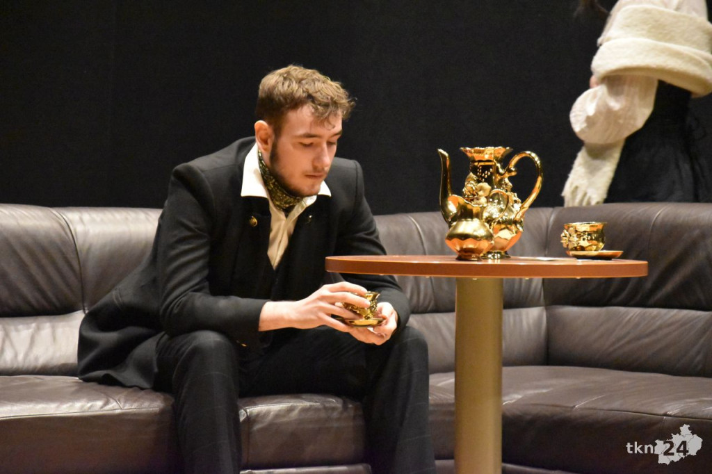 Koneccy licealiści wystawili sztukę teatralną w sali widowiskowej KCK [wideo, zdjęcia]