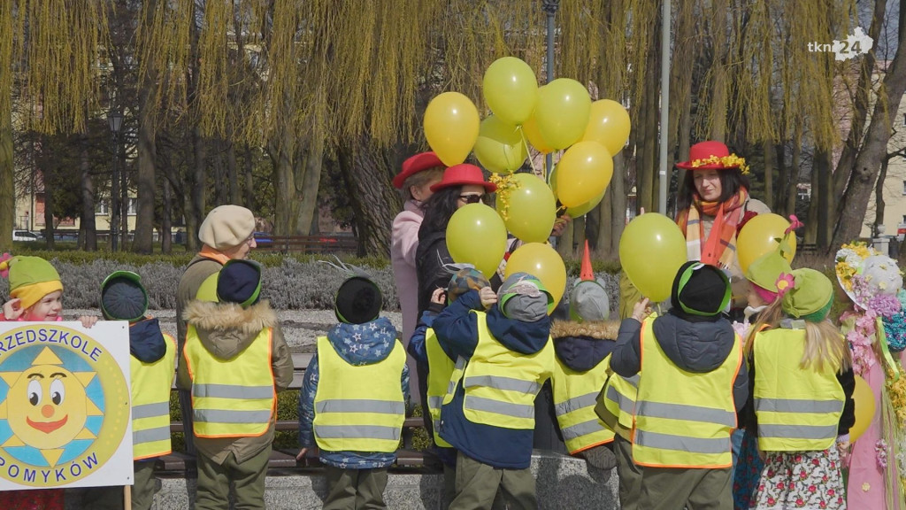 Radosne powitanie wiosny w Końskich [wideo, zdjęcia]