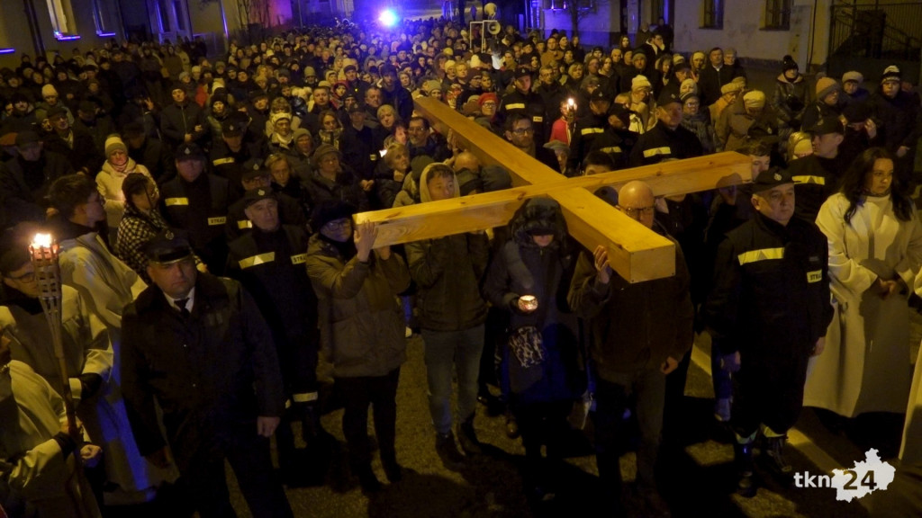 Droga krzyżowa ulicami Końskich [wideo, zdjęcia]