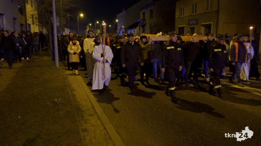 Droga krzyżowa ulicami Końskich [wideo, zdjęcia]