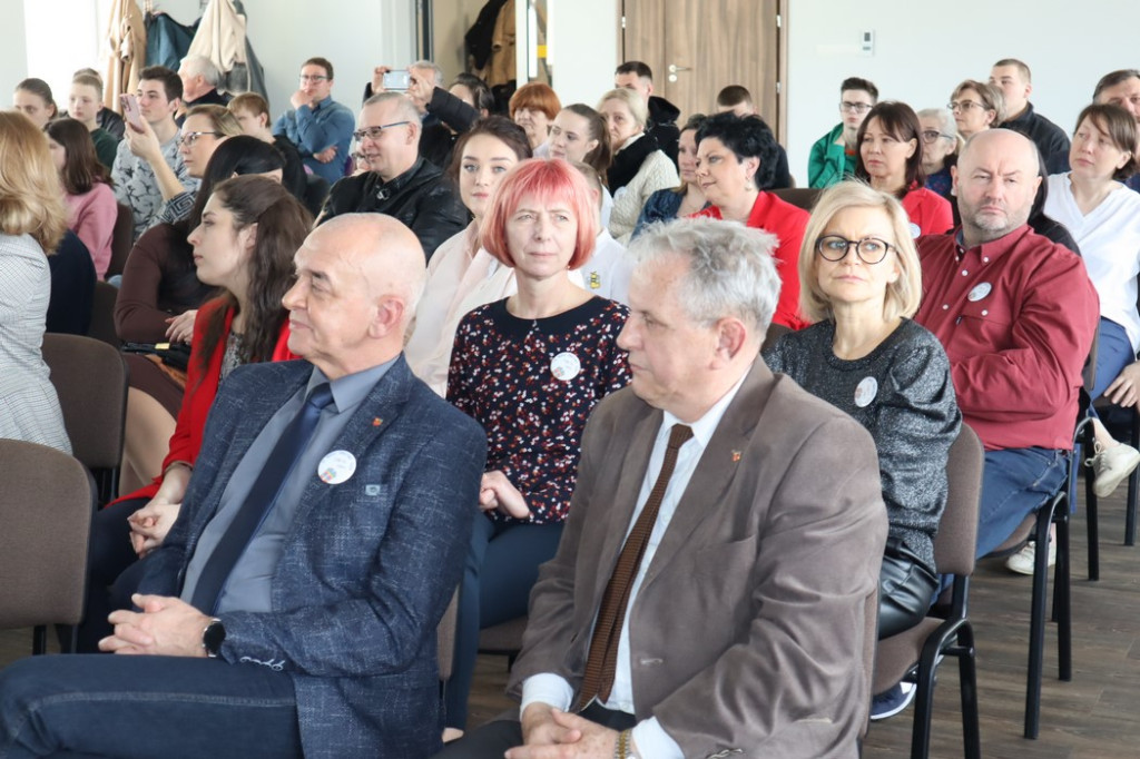 Lekcja tolerancji i integracja w starostwie powiatowym w Końskich [zdjęcia]