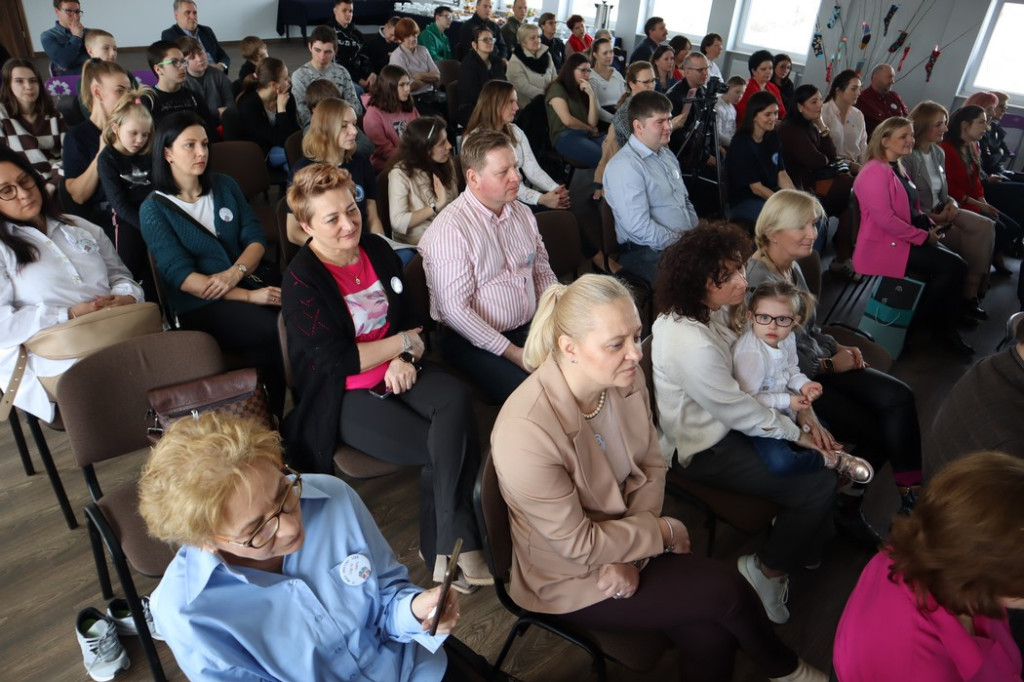 Lekcja tolerancji i integracja w starostwie powiatowym w Końskich [zdjęcia]