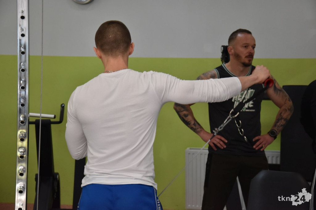 I Zawody w Wyciskaniu Wielokrotnym Połowy Masy Ciała w Stąporkowie [wideo, zdjęcia]