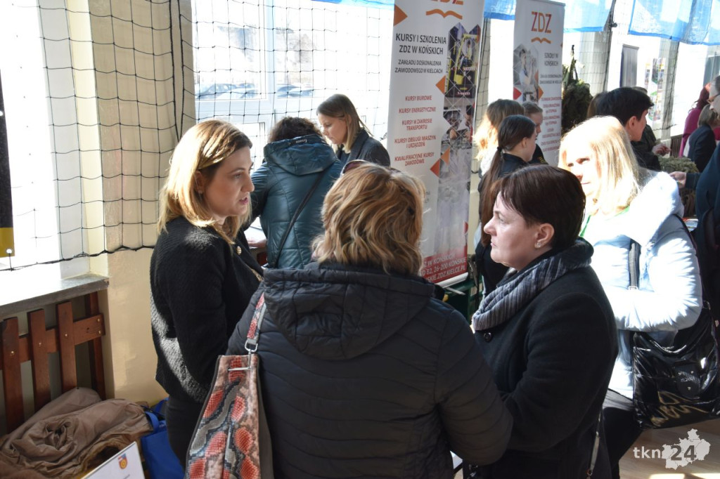 Powiatowe Targi Pracy i Przedsiębiorczości 2024 [wideo, zdjęcia]