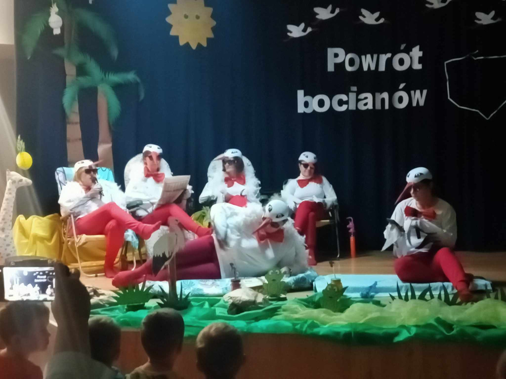 Nauczyciele wystąpili dla dzieci w Stadnickiej Woli [wideo, zdjęcia]