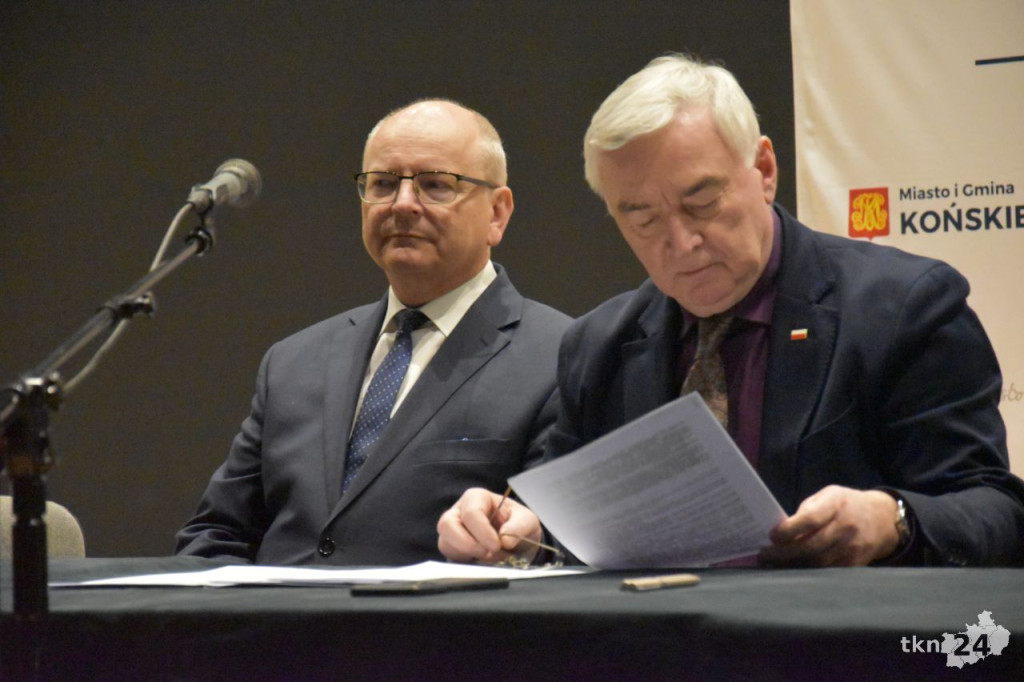 Pieniądze na gospodarkę wodną. W Końskich podpisano umowy [wideo, zdjęcia]