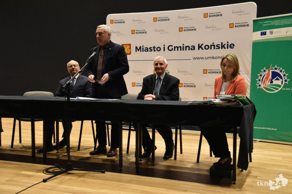 Pieniądze na gospodarkę wodną. W Końskich podpisano umowy [wideo, zdjęcia]