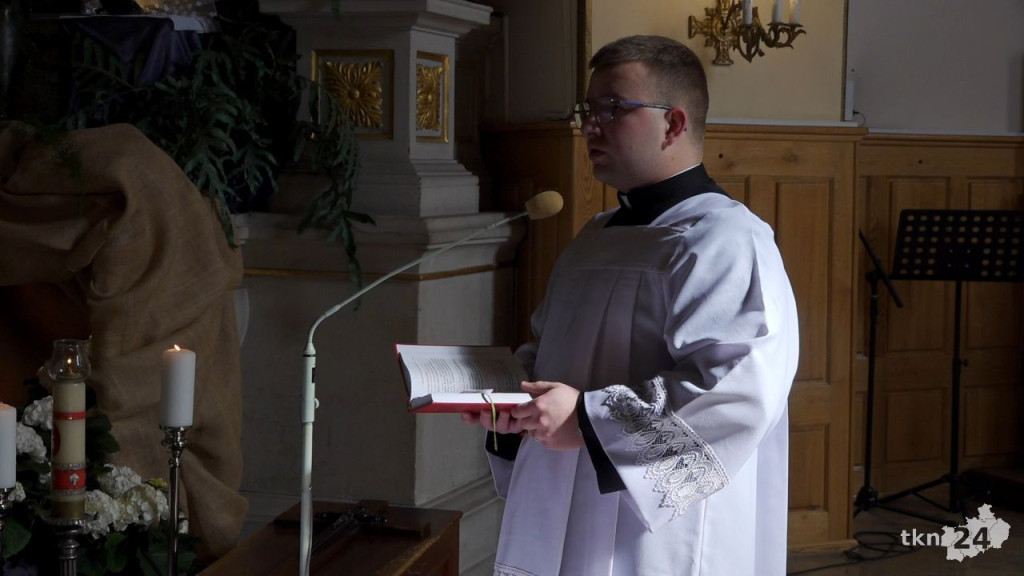 Wielka Sobota w Końskich. Mieszkańcy święcili pokarmy [wideo]