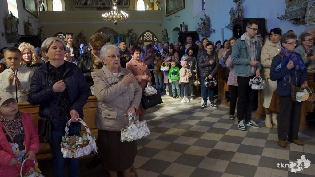 Wielka Sobota w Końskich. Mieszkańcy święcili pokarmy [wideo]