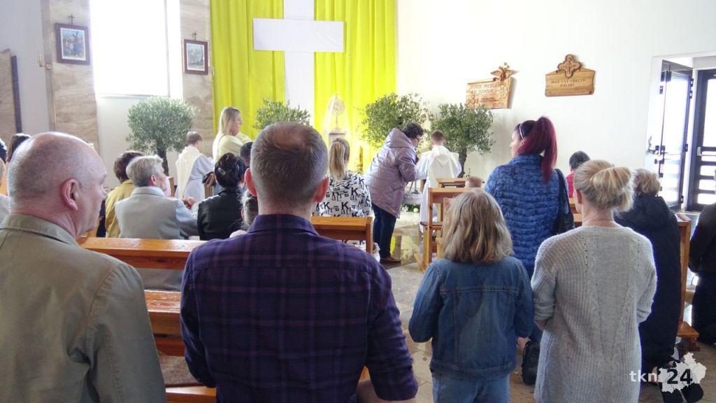 Wielka Sobota w Końskich. Mieszkańcy święcili pokarmy [wideo]