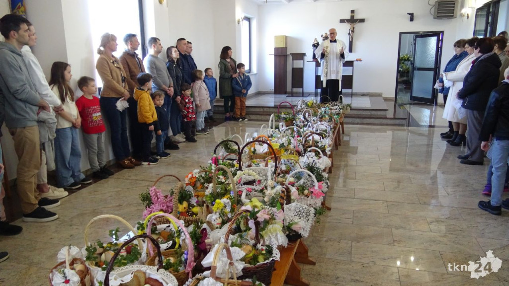 Wielka Sobota w Końskich. Mieszkańcy święcili pokarmy [wideo]