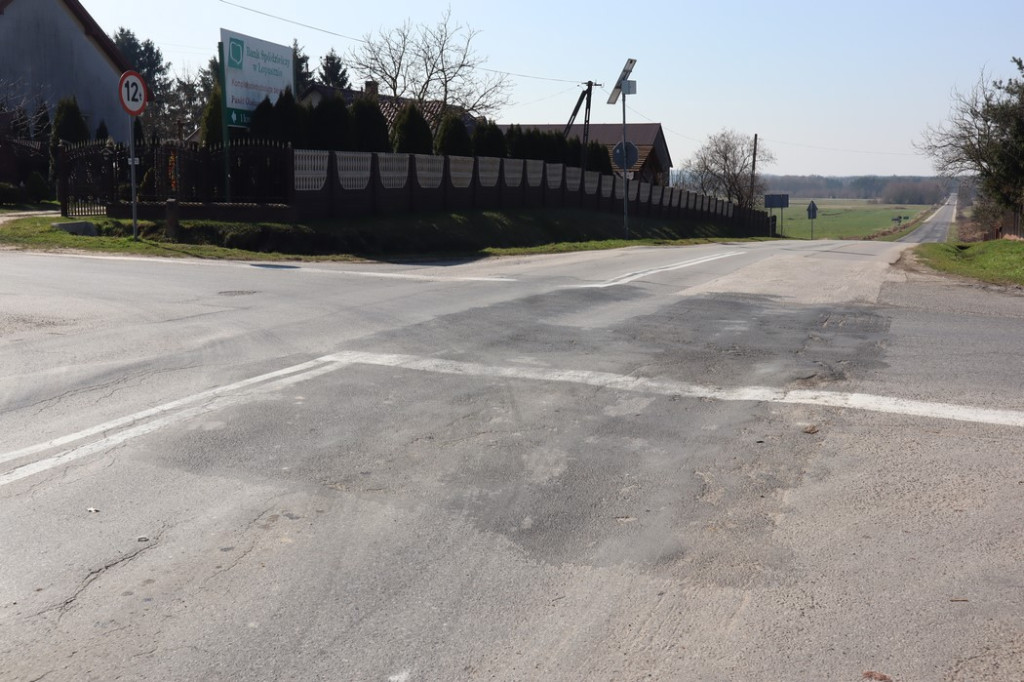 Powiat konecki wyremontuje drogi w czterech gminach [zdjęcia]