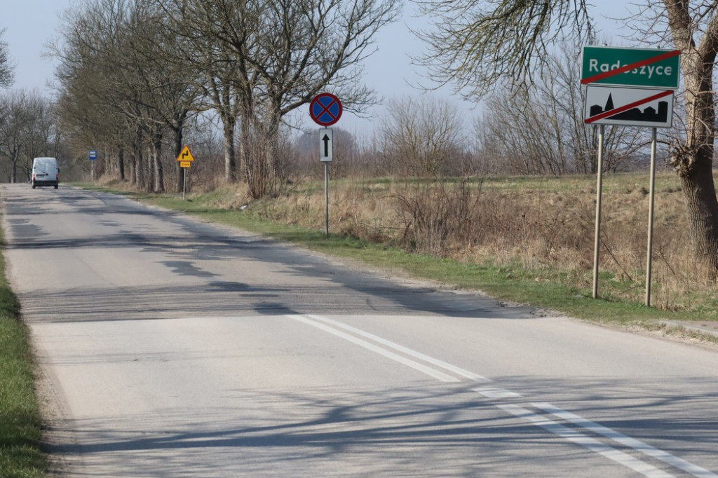 Powiat konecki wyremontuje drogi w czterech gminach [zdjęcia]