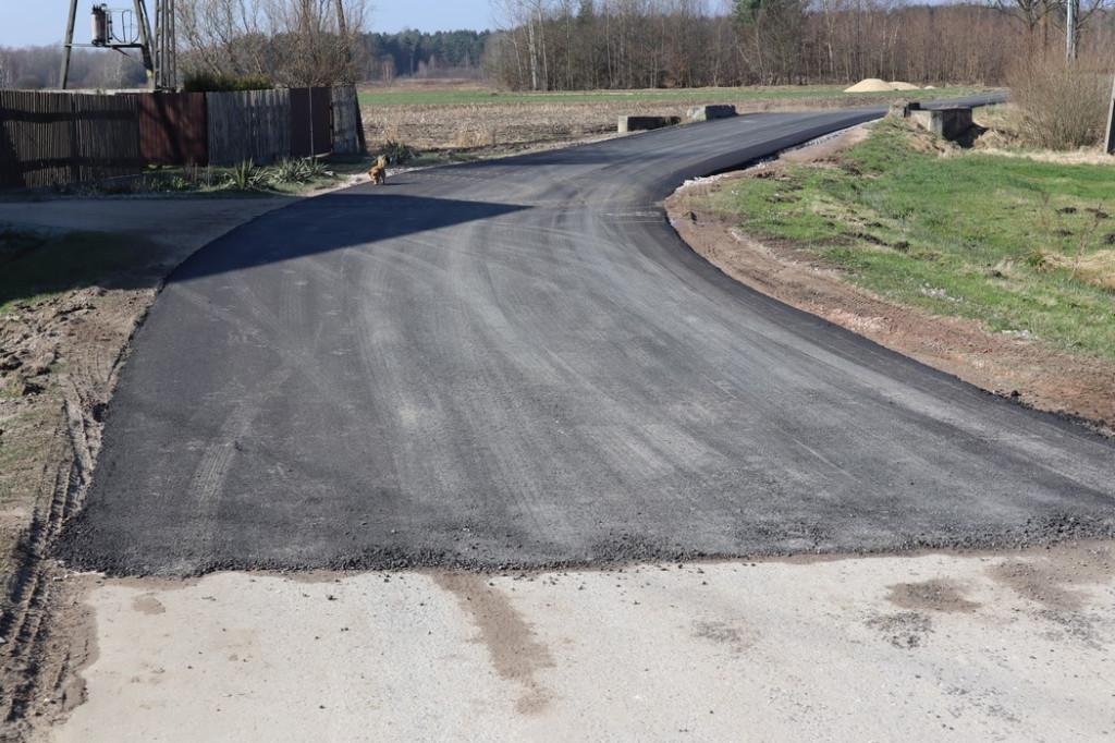 Powiat konecki wyremontuje drogi w czterech gminach [zdjęcia]
