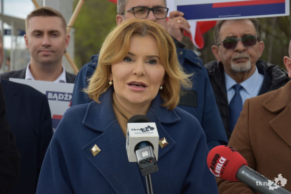 Konferencja Prawa i Sprawiedliwości na koneckim peronie [wideo, zdjęcia]