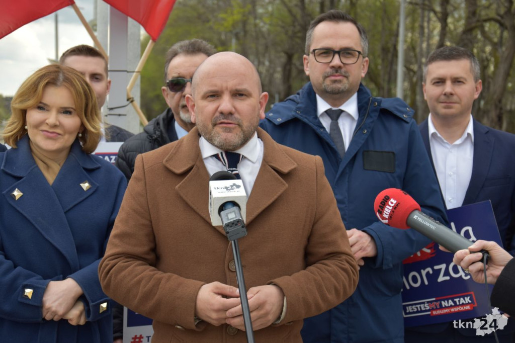 Konferencja Prawa i Sprawiedliwości na koneckim peronie [wideo, zdjęcia]