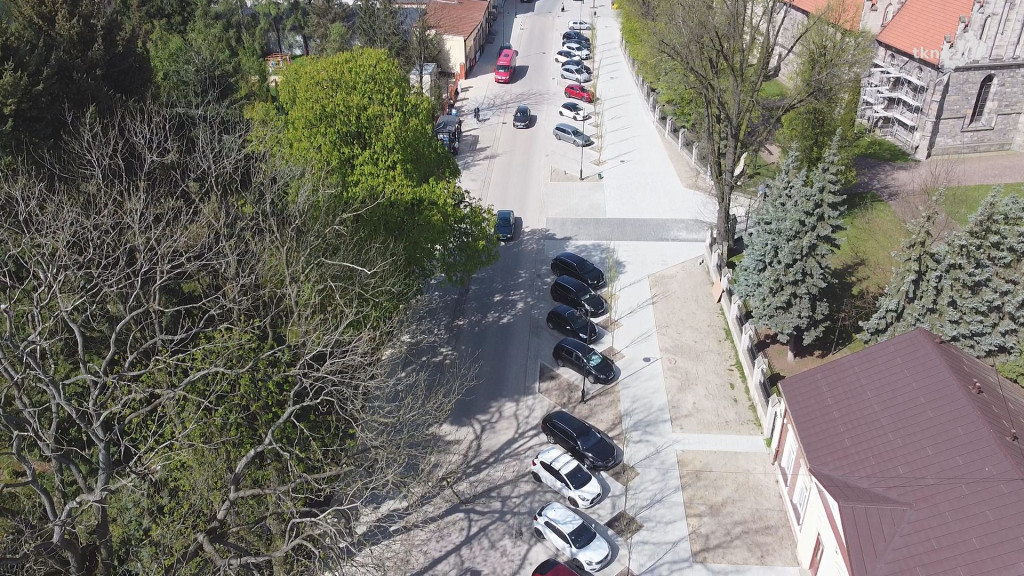 Asfalt pojawił się na remontowanych traktach w centrum Końskich [wideo, zdjęcia]
