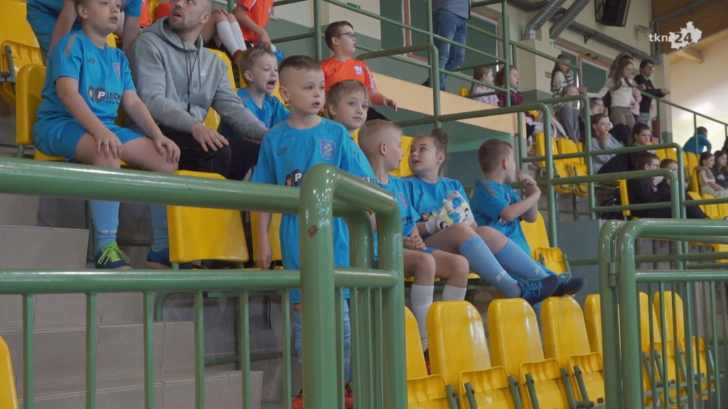 Z podwórka na stadion! O Puchar Tymbarku! [wideo, zdjęcia]