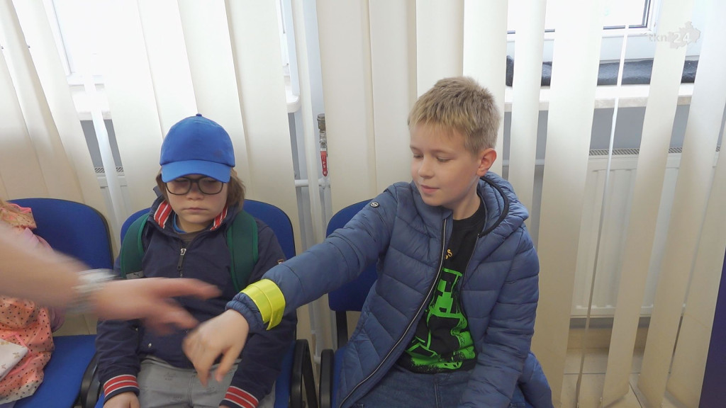 Wizyta dzieci z SP nr 2 w Stąporkowie w KPP Końskie [wideo, zdjęcia]