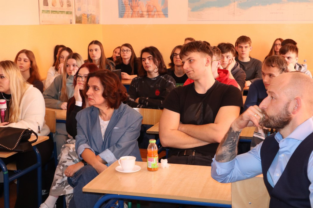 Specjaliści z ONKO-DERMU edukowali młodzież o współczesnych chorobach [zdjęcia]