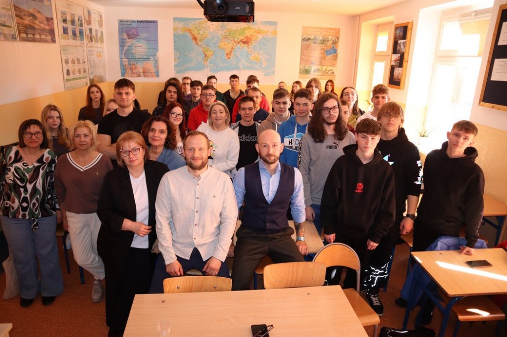 Specjaliści z ONKO-DERMU edukowali młodzież o współczesnych chorobach [zdjęcia]