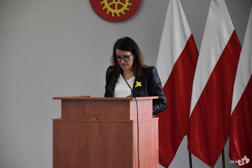 Ostatnia sesja w powiecie. Z uroczystym pożegnaniem i... o Collegium Humanum [wideo, zdjęcia]
