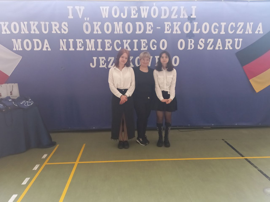 Uczennice z Gowarczowa z sukcesem w wojewódzkim konkursie języka niemieckiego [zdjęcia]