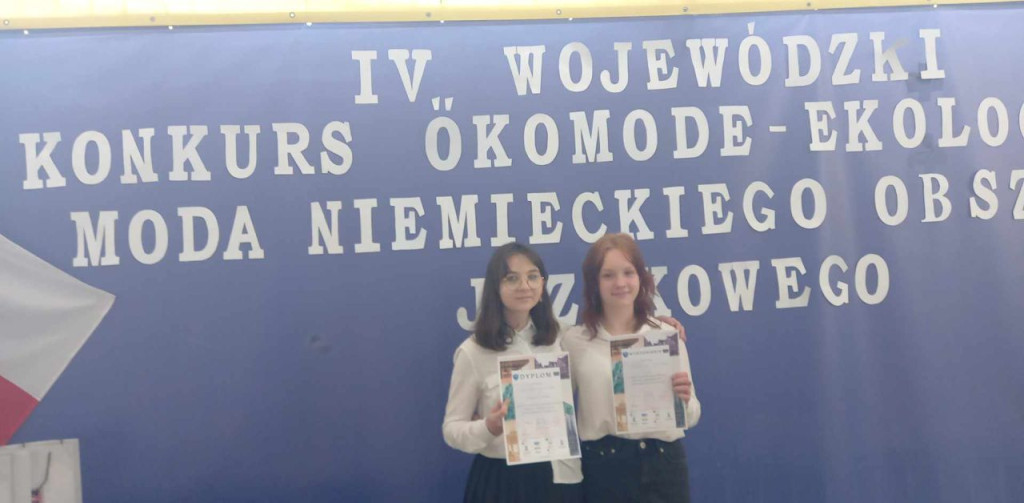 Uczennice z Gowarczowa z sukcesem w wojewódzkim konkursie języka niemieckiego [zdjęcia]