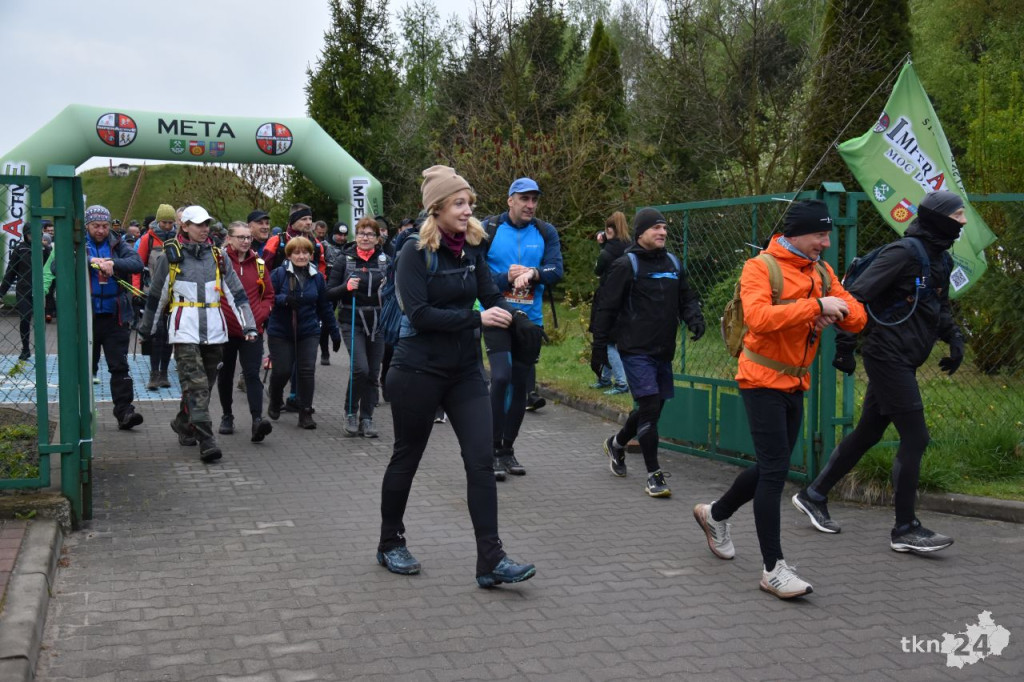 Około 200 uczestników wzięło udział w IV Piekielnym Maratonie Pieszym [wideo, zdjęcia]