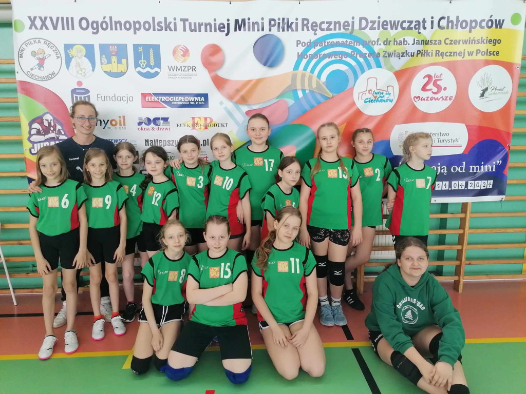 Najmłodsze zawodniczki z UKS Olimpia Końskie bez sukcesu w ogólnopolskim turnieju [zdjęcia]