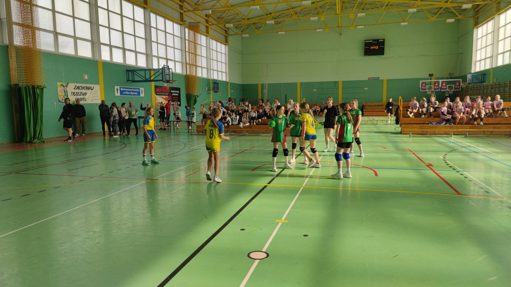 Najmłodsze zawodniczki z UKS Olimpia Końskie bez sukcesu w ogólnopolskim turnieju [zdjęcia]