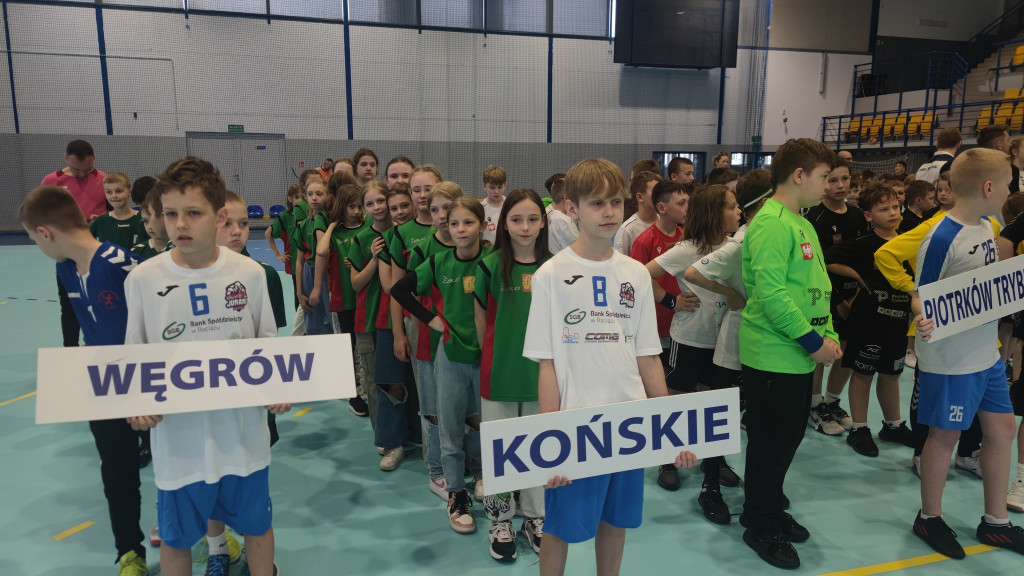 Najmłodsze zawodniczki z UKS Olimpia Końskie bez sukcesu w ogólnopolskim turnieju [zdjęcia]