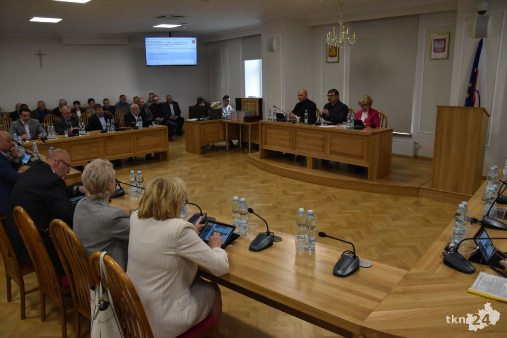 Końskie: Radni miejscy spotkali się po raz ostatni [wideo, zdjęcia]