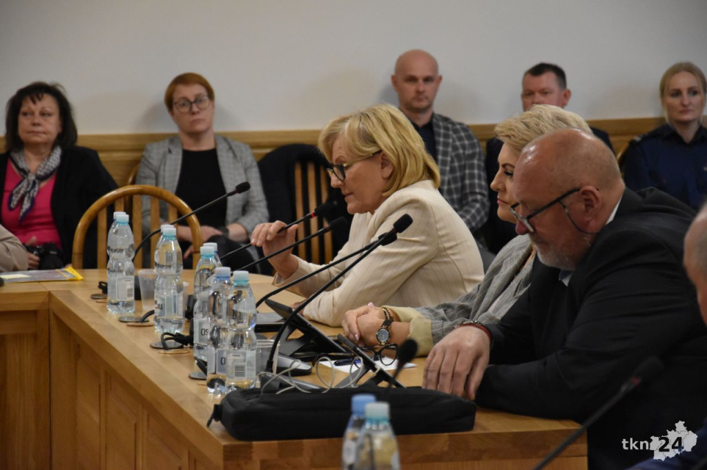 Końskie: Radni miejscy spotkali się po raz ostatni [wideo, zdjęcia]